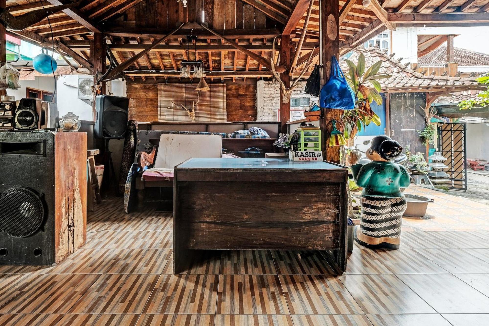 Spot On 91916 Joglo Doyong Homestay Syariah Yogyakarta Extérieur photo