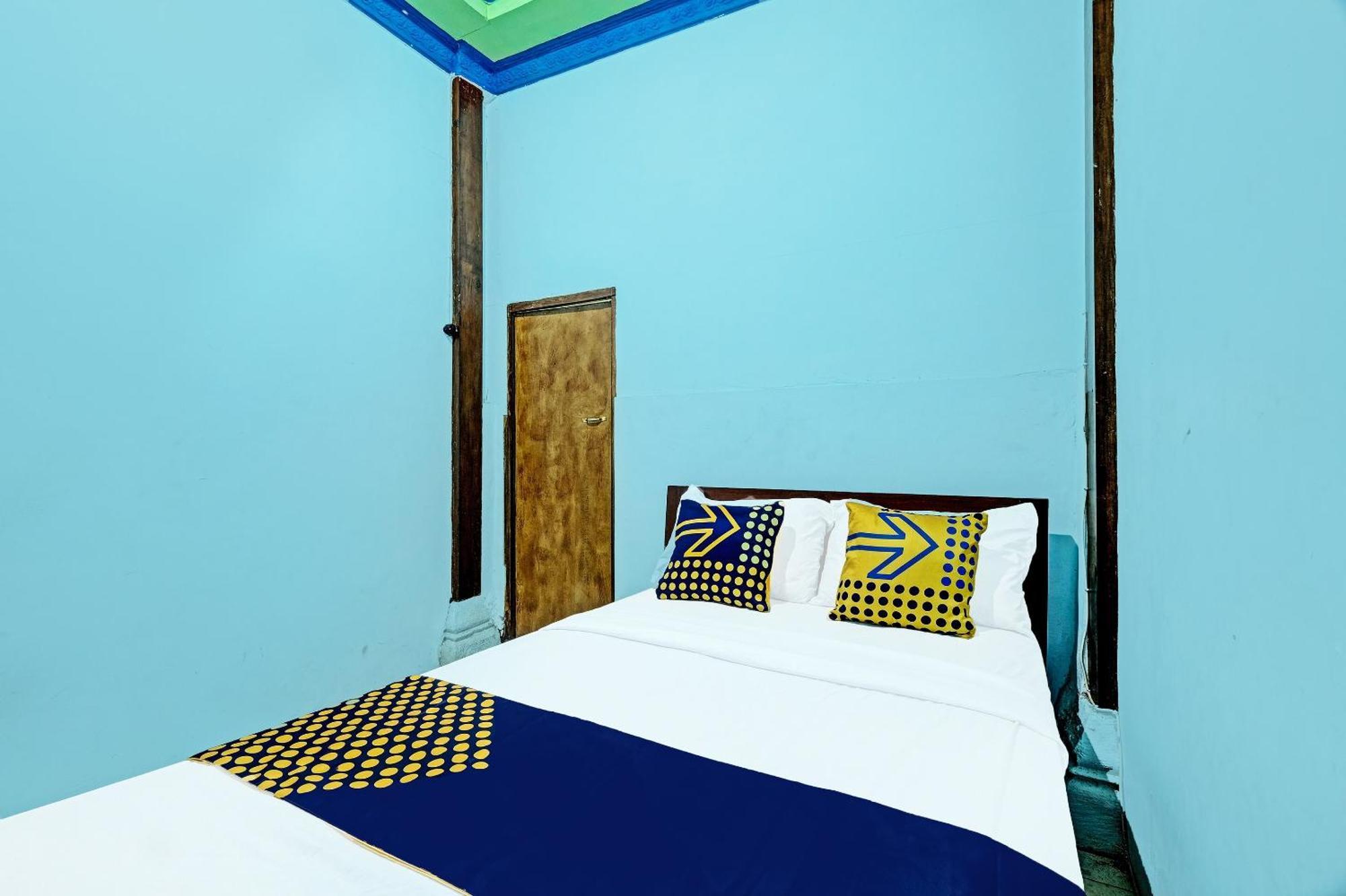 Spot On 91916 Joglo Doyong Homestay Syariah Yogyakarta Extérieur photo