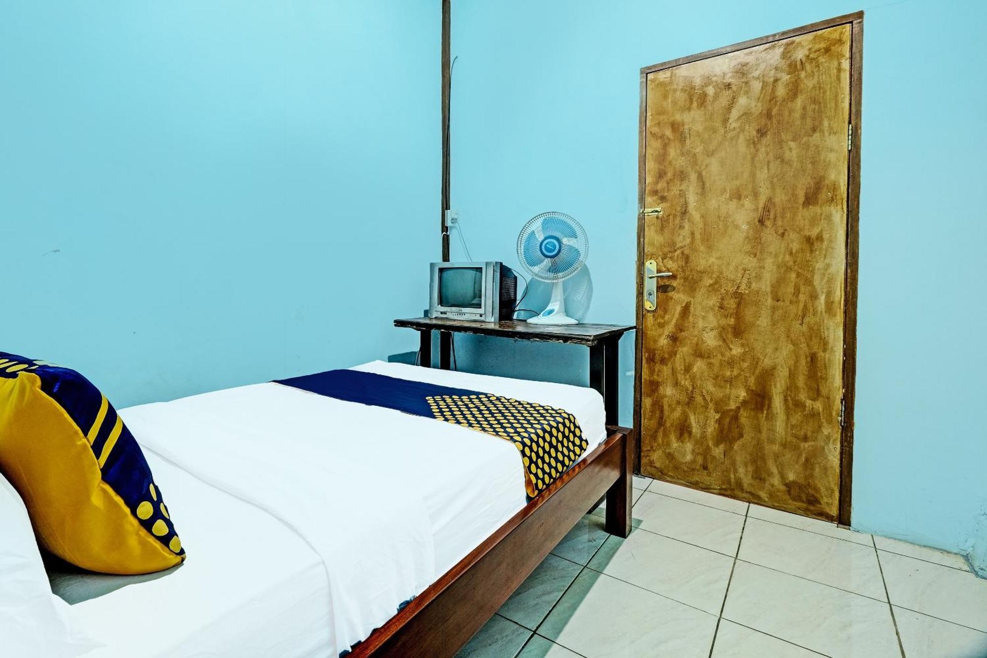 Spot On 91916 Joglo Doyong Homestay Syariah Yogyakarta Extérieur photo