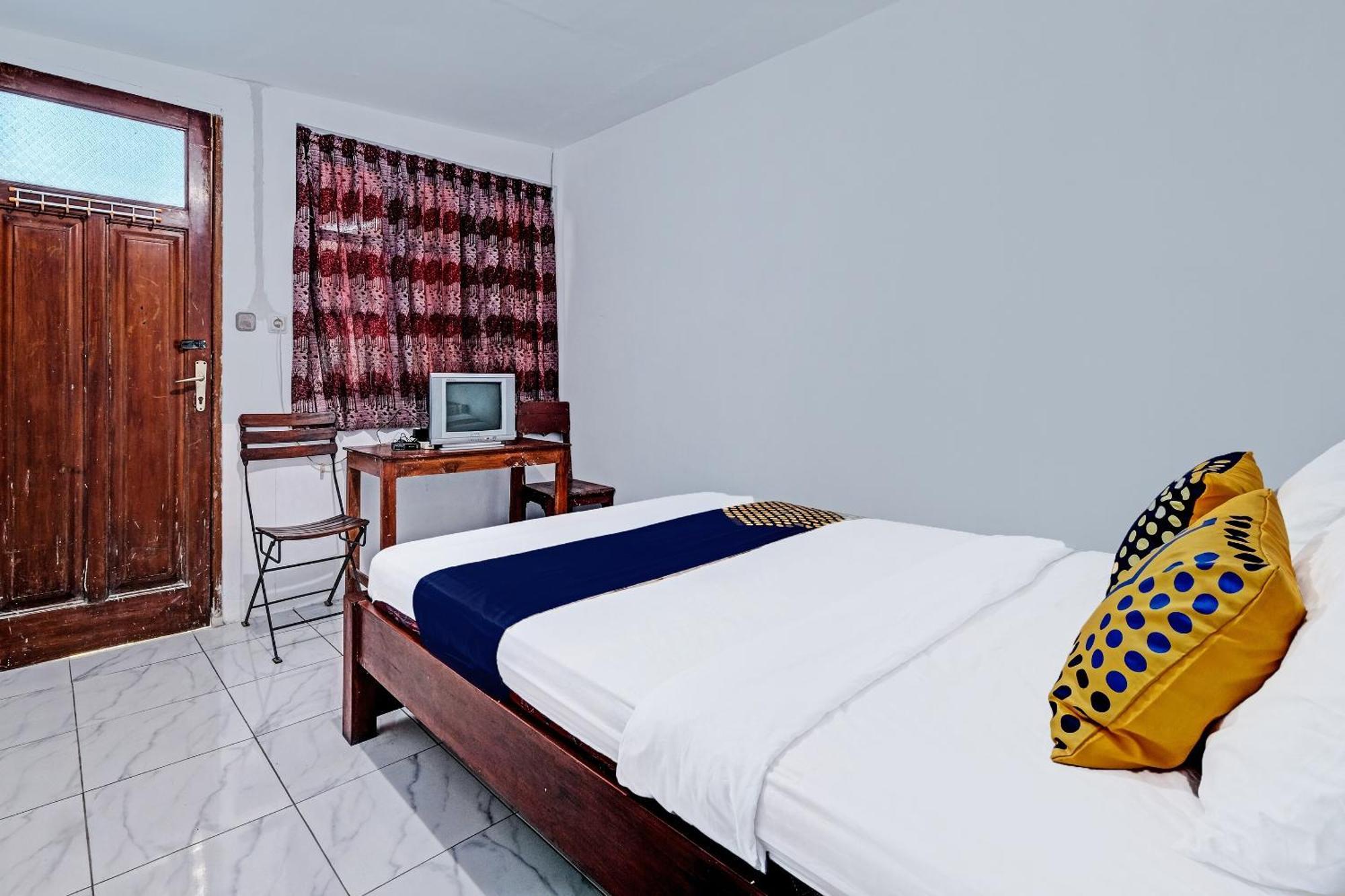 Spot On 91916 Joglo Doyong Homestay Syariah Yogyakarta Extérieur photo